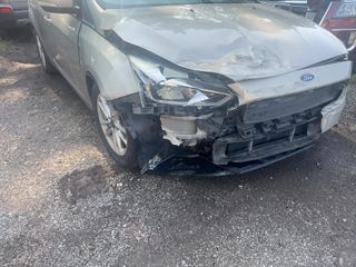 2015 Ford Focus SE - Primary Damage Straight On Image